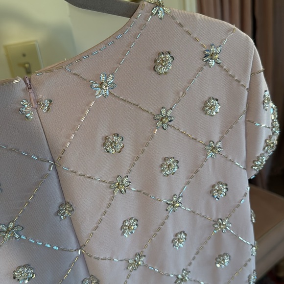 MAC DUGGAL
Pink Hand Embellished Cap Sleeve Midi Dress - Picture 12 of 16